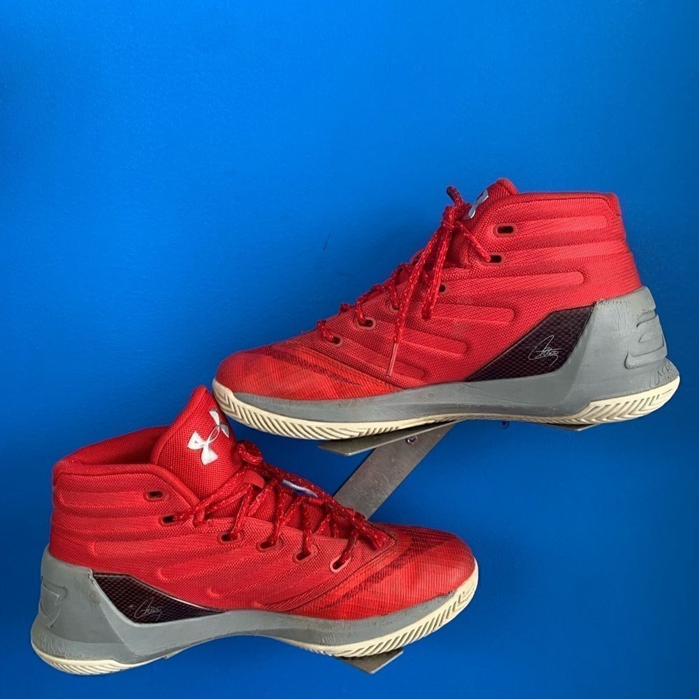 Under Armour UA Curry 3 "Davidson" Red Grey 1274061-600 Sz 7 Y